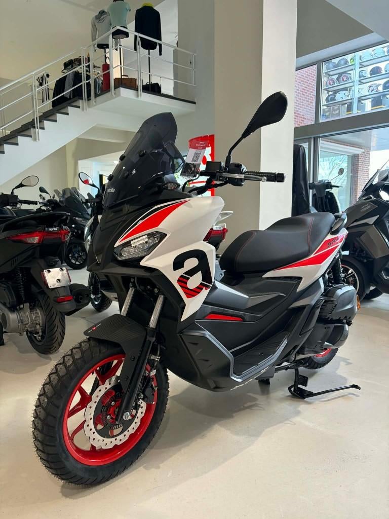 PROMOTIE Aprilia SR GT 125 €1000 KORTING!, Bedrijf, 125 cc, 11 kW of minder, 1 cilinder
