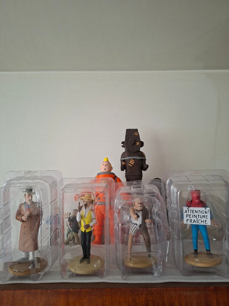 Figurine Hergé Moulinsart sous blister avec passeport, Enlèvement ou Envoi, Neuf, Autres types