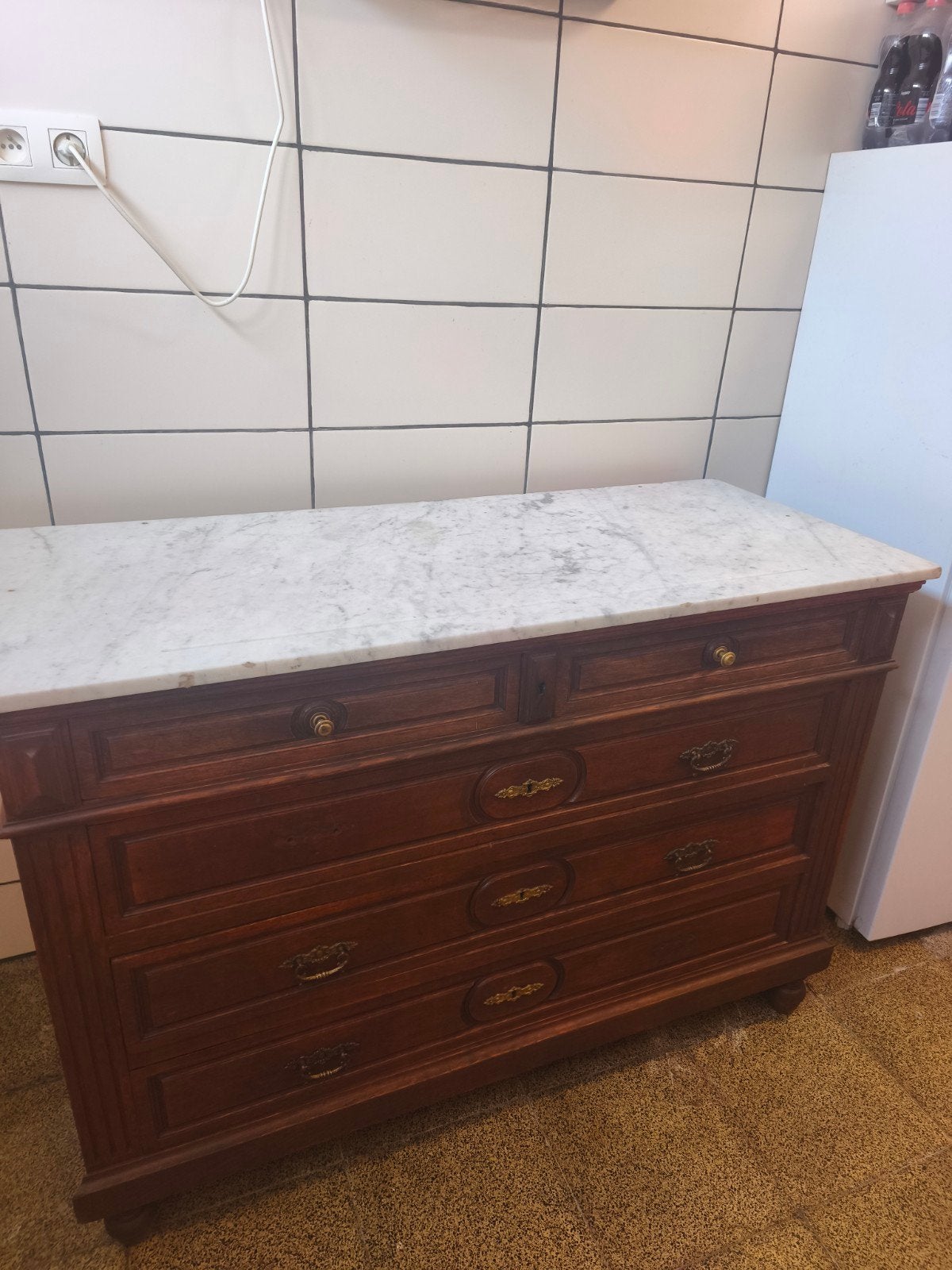 commode met marmeren blad voor spiegel 122 cm breed

moet hi, Antiek en Kunst, Ophalen