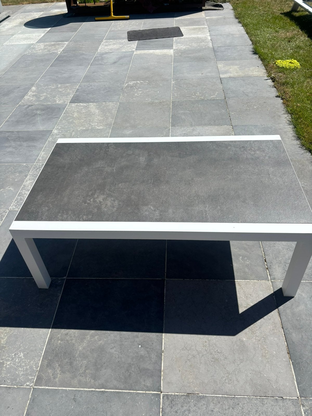 Salontaffel wit en grijs, Jardin & Terrasse, Enlèvement, Comme neuf