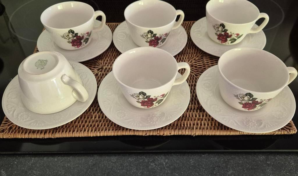 6 tassen en bordjes Boch La Louviere Pompadour/Vedette, Antiek en Kunst, Ophalen