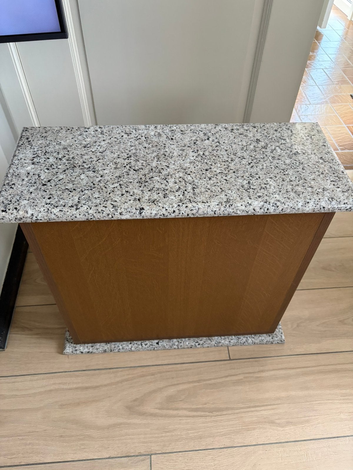 Bijzettafel in graniet, Ophalen, Zo goed als nieuw, 50 tot 75 cm, 50 – 75