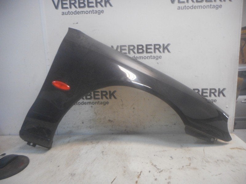 SPATBORD RECHTS VOOR Ford Mondeo II (01-1996/09-2000), Gebruikt, Spatbord, Henry-Ford-Straße  1
50735  Köln, DE, Ford-Werke GmbH