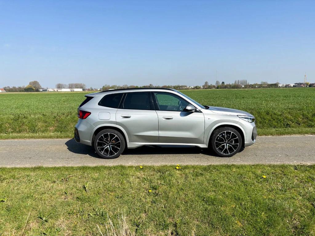 BMW iX1 xDrive 30 M-sport | Leasing (automatique), Autos, Argent ou Gris, Euro 6, Entreprise, 5 portes
