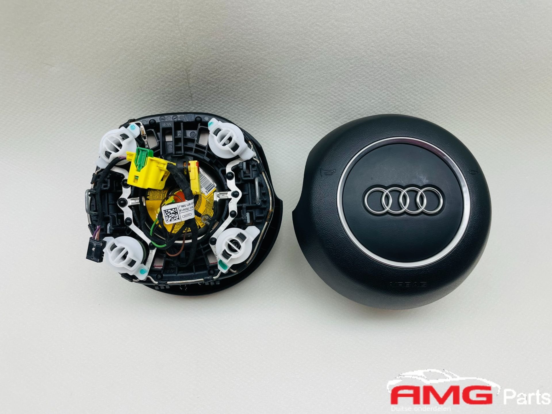 Audi A4 A5 S Line Airbag de volant 8K0880201AE, Autos : Pièces & Accessoires, AUDI AG, Auto-Union-Strasse 1
85045  Ingolstadt, DE