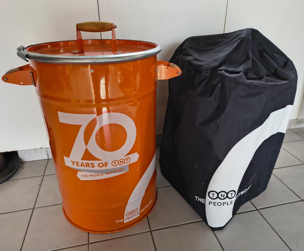 Baignoire à barbecue TNT 56cm de haut *Parfait état*, Jardin & Terrasse, Barbecues au charbon de bois, Comme neuf, Enlèvement