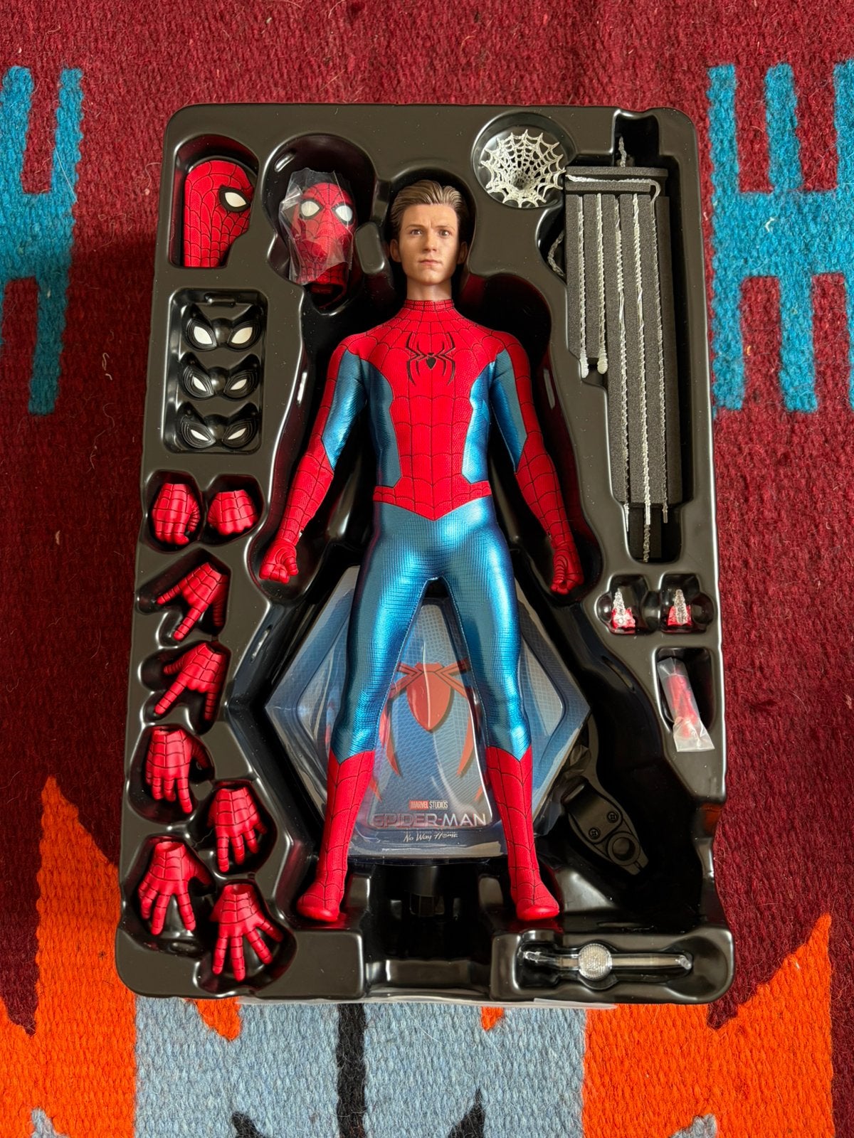 Hot Toys Spider-Man (new red and blue suit/Brand new day), Verzamelen, Poppetjes en Figuurtjes, Ophalen, Zo goed als nieuw