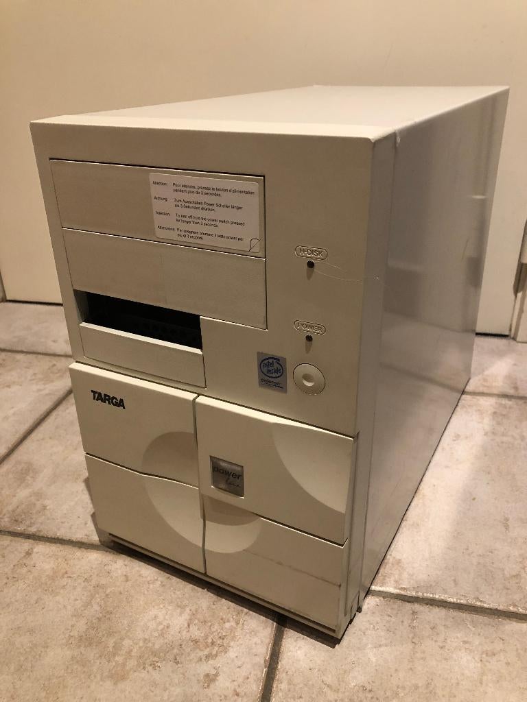 BB5 Boîtier ATX Mini Tower (connect. d'alim. à 20 broches), Enlèvement, Comme neuf