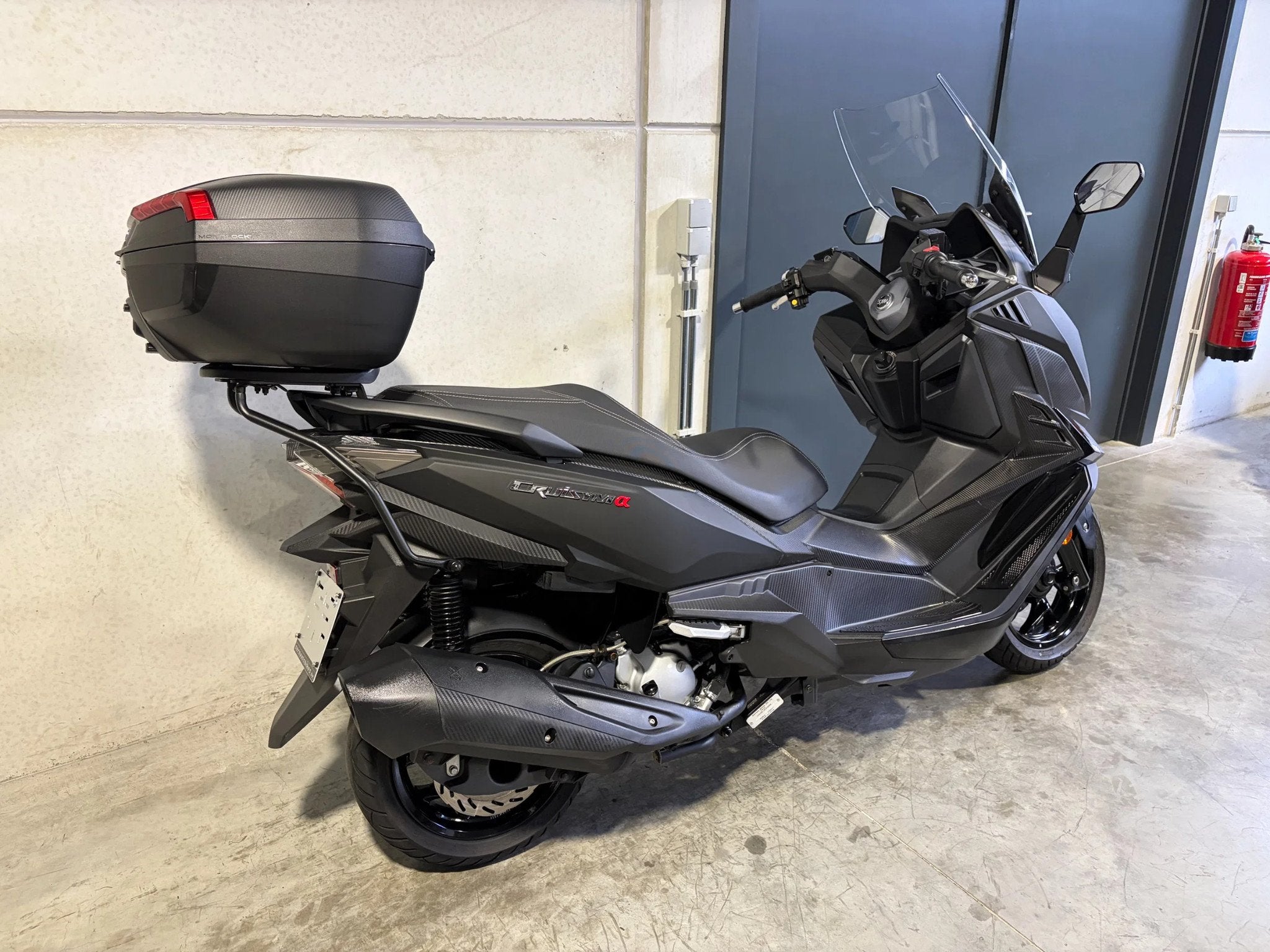 SYM Cruisym 300 abs luxescooter met topcase, 300 cm³, Scooter, Entreprise, 12 à 35 kW