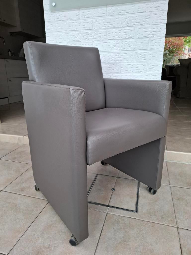 4 Armstoelen op wieltjes, Huis en Inrichting, Ophalen