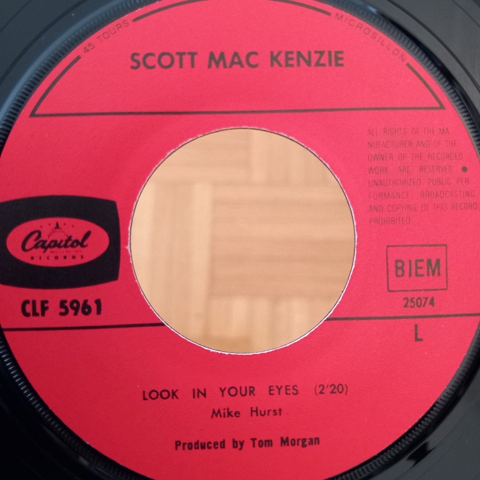 SCOTT MAC KENZIE. LOOK IN YOUR EYES. POPCORN 45T, Enlèvement ou Envoi