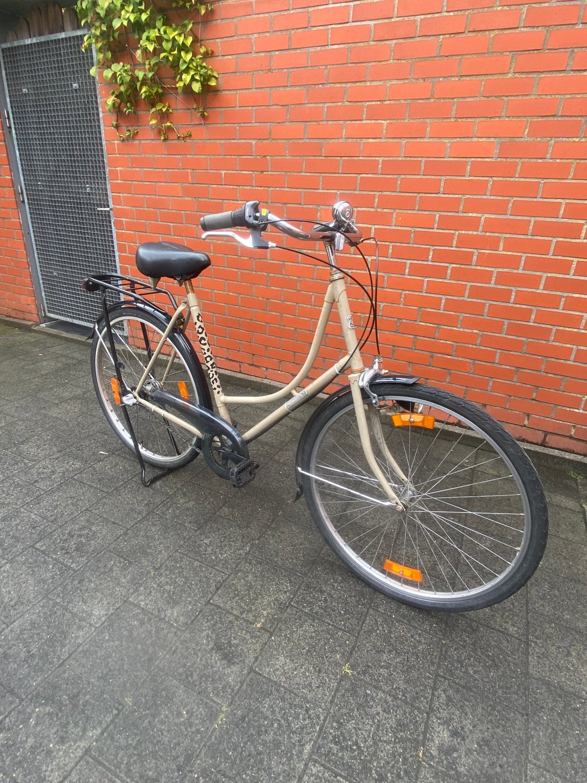 Oma fiets in goede staat, Fietsen en Brommers, Fietsen | Dames | Omafietsen, Ophalen, Gebruikt, Trommelrem, Versnellingen