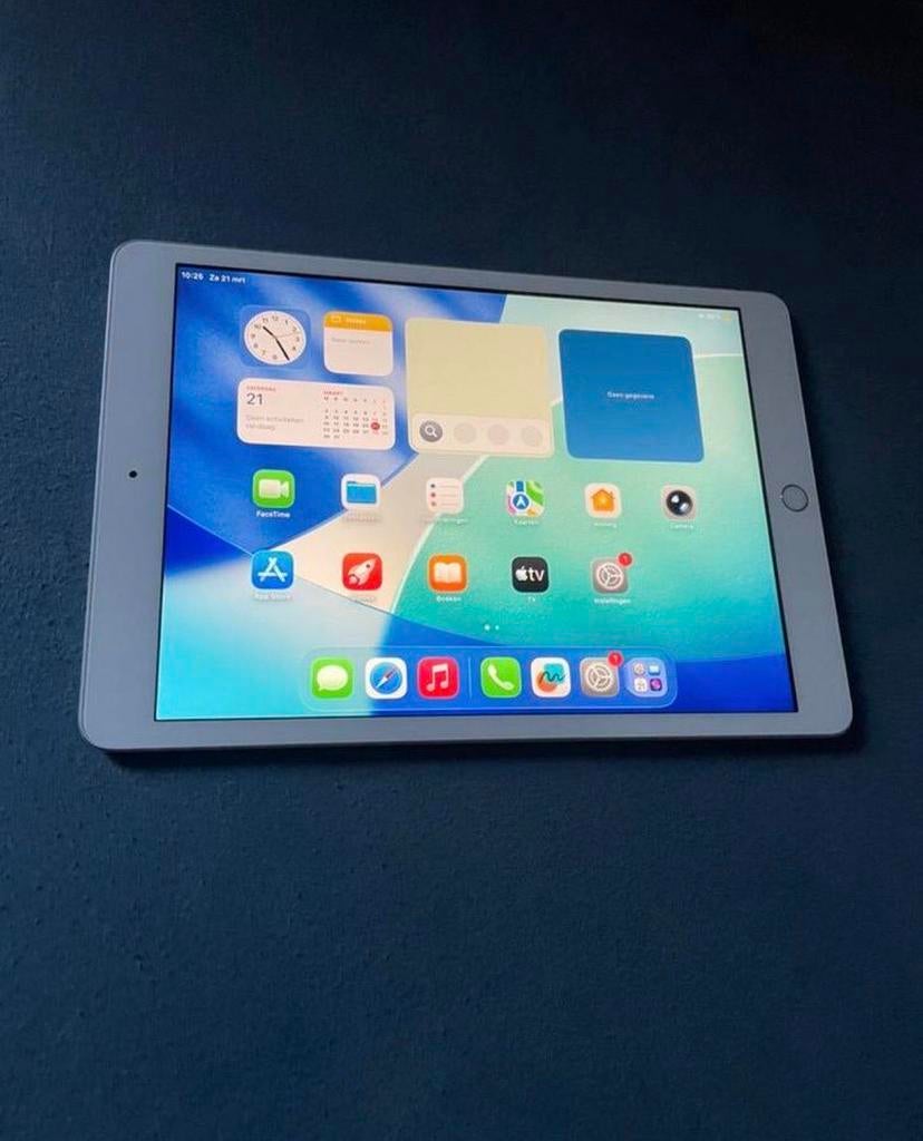 Ipad 8ste generatie (goede staat), Computers en Software, Apple iPads, 32 GB, Apple iPad, Zo goed als nieuw, Grijs