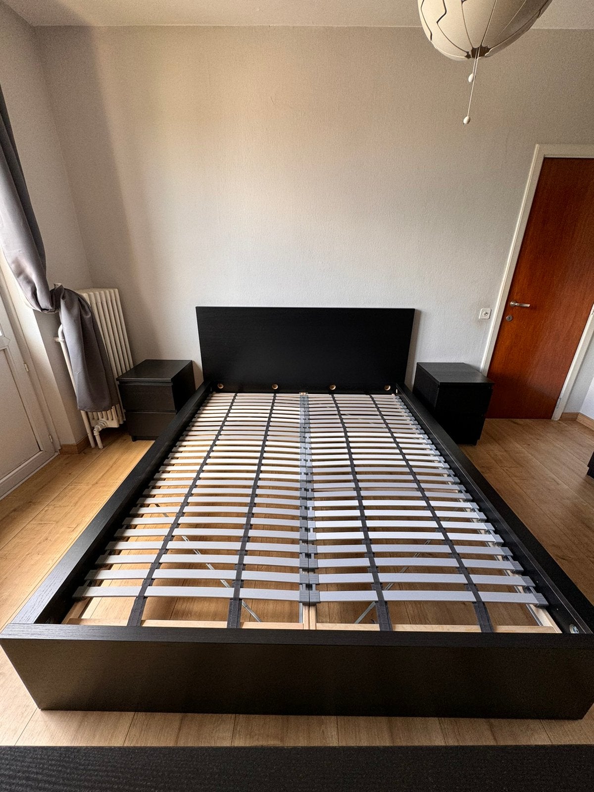 IKEA MALM - lit 160x200 + 2 tables de chevet, Maison & Meubles, Enlèvement, Comme neuf