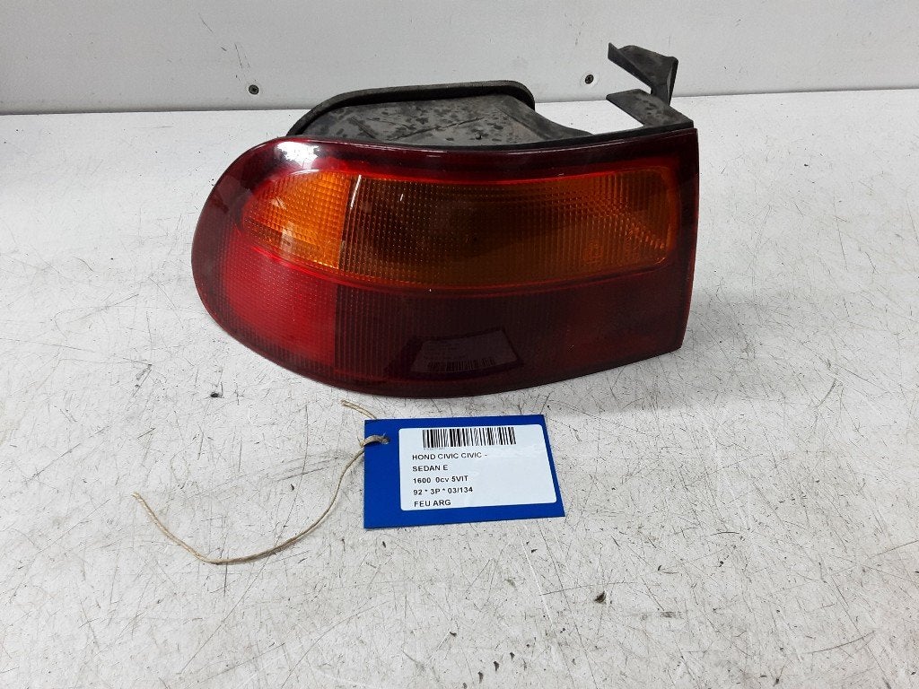 ACHTERLICHT LINKS Honda Civic (EG) (01-1991/11-1995), Honda, Gebruikt, Mevr. I. Hauben, Rue de l'Espoir 34 34
4030  GRIVEGNÉE, BE