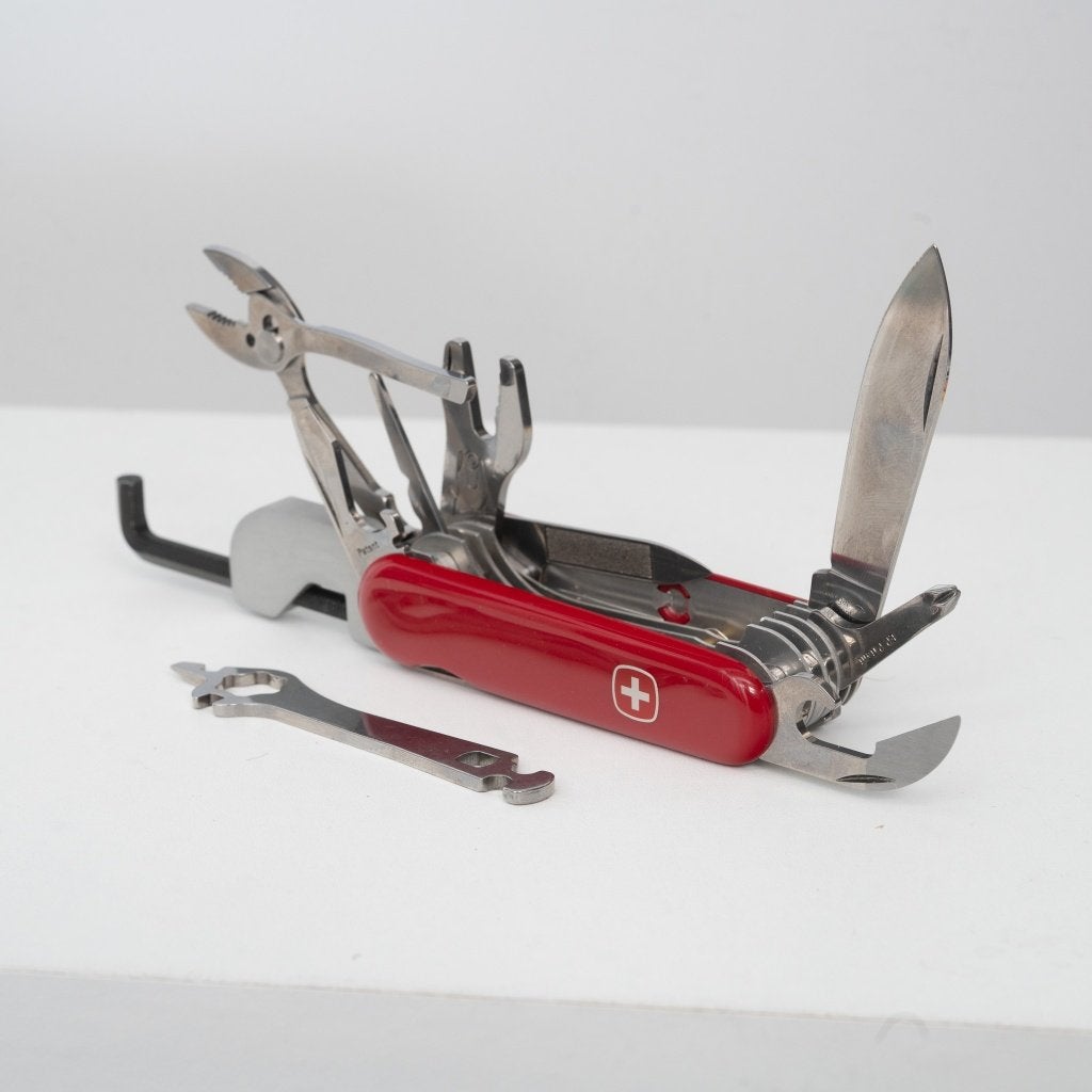 Victorinox - Wenger Mountain Bike ( anciennement Biker 37 ), Enlèvement ou Envoi, Comme neuf