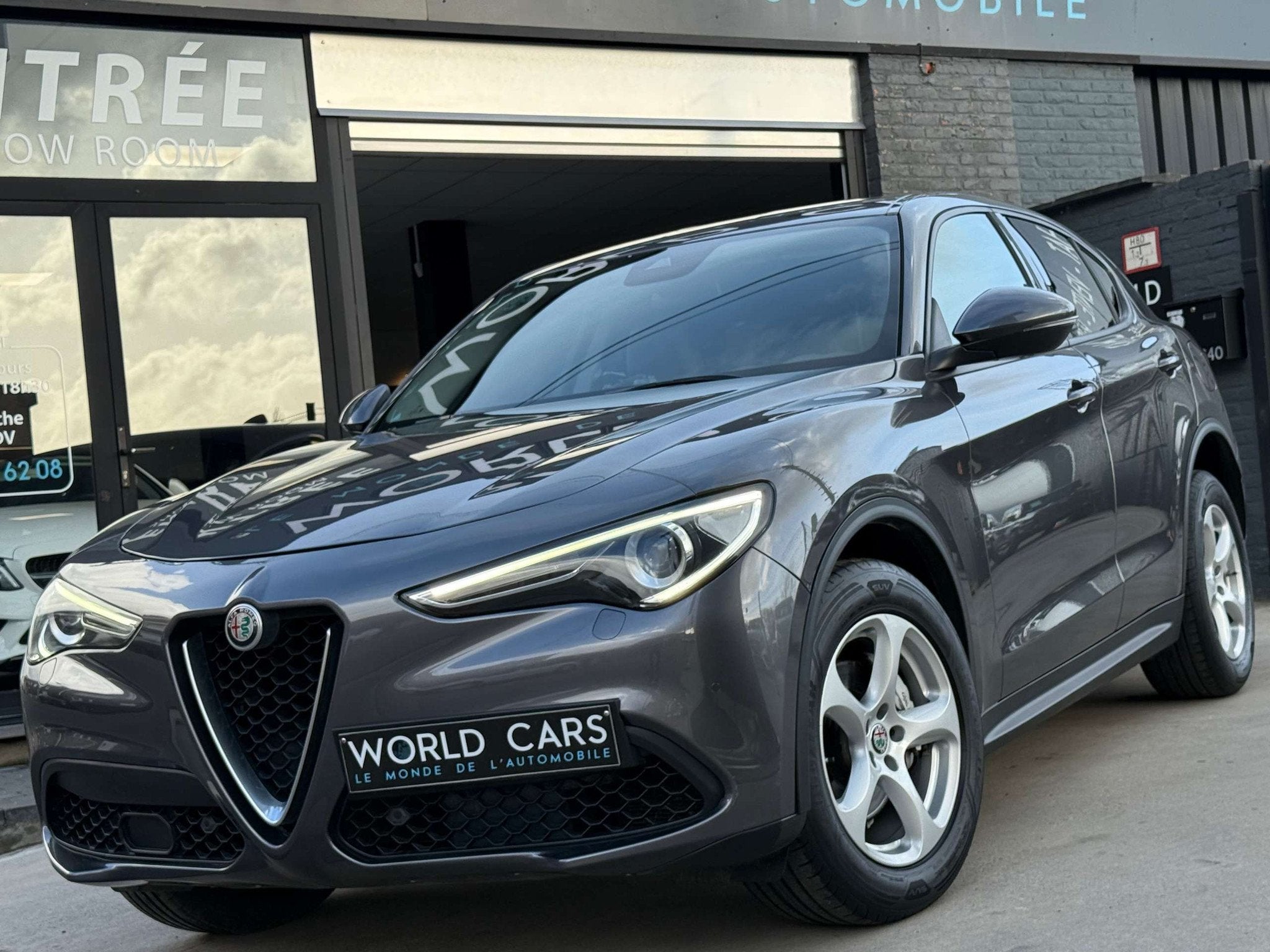 Alfa Romeo Stelvio 2.0 T AWD AUTOMATIQUE NAVIGATION GARANTIE, Autos, Alfa Romeo, Argent ou Gris, Achat, Euro 6, 200 ch