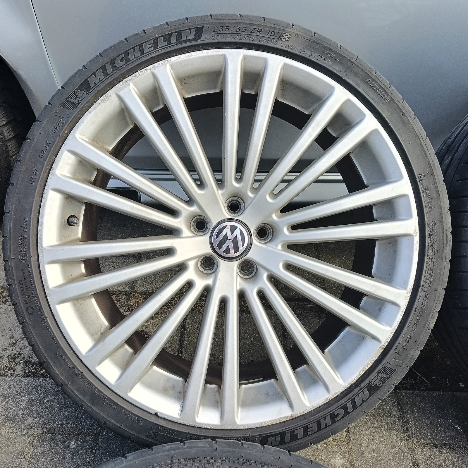 VOLKSWAGEN VELGEN - Golf - Bora - Jetta, Auto-onderdelen, Banden en Velgen, Gebruikt, Banden en Velgen, 235 mm, Personenwagen