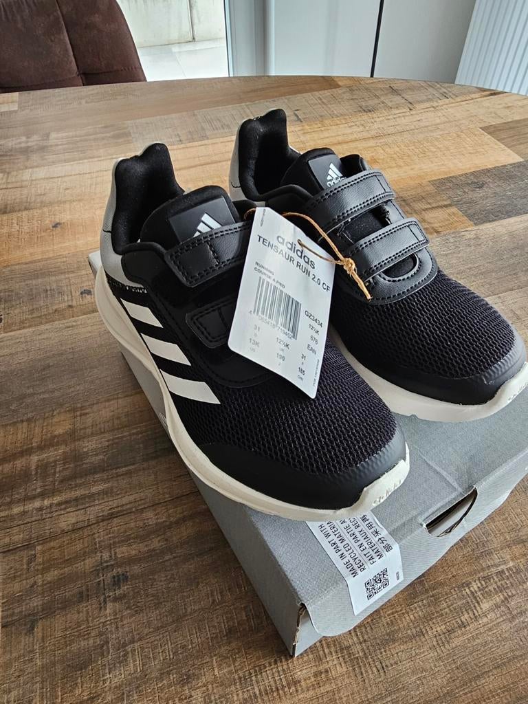 BASKET ADIDAS ! NEUF dans sa boite ! Taille 31, Neuf, Enlèvement ou Envoi, ADIDAS, Noir