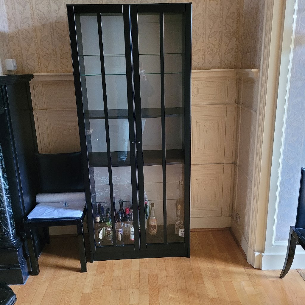 VITRINE IKEA MILSBO, 25 à 50 cm, Avec porte(s), Autres essences de bois, Utilisé