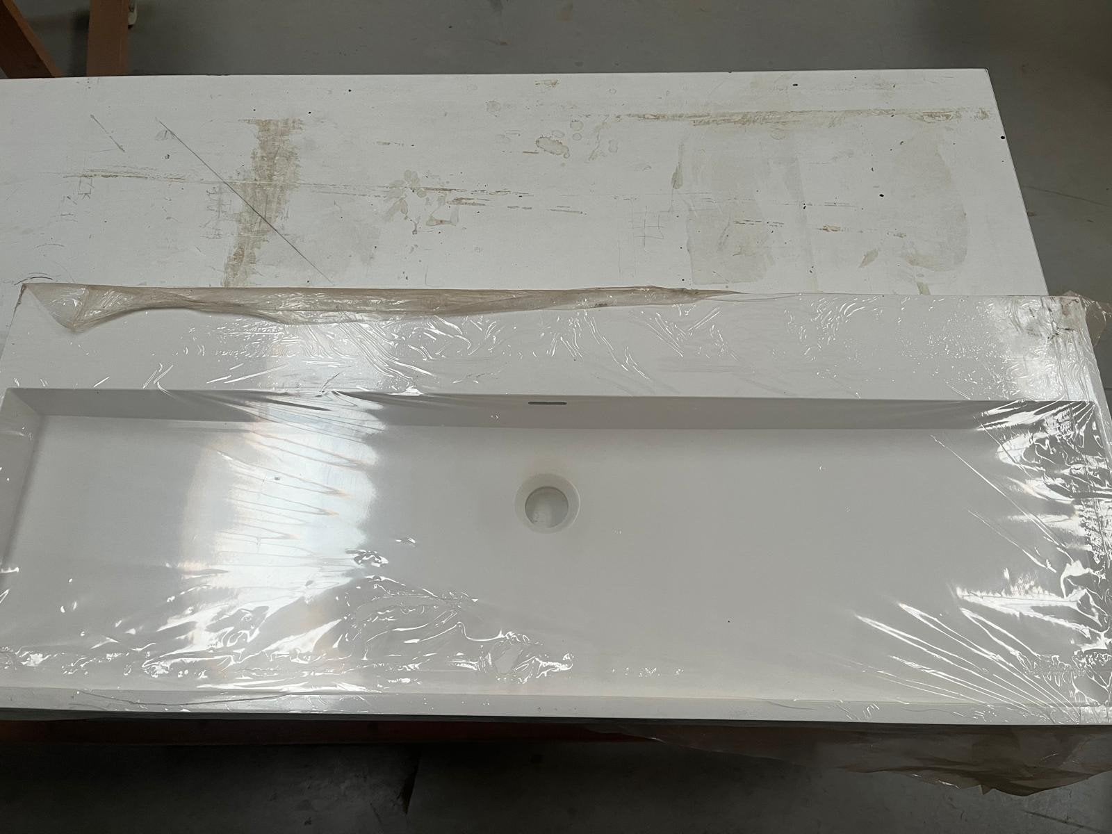 Opbouw lavabo 1m10 cm op +48 cm(ongeveer ,kleur wit), Ophalen, Nieuw