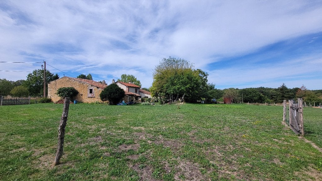 DORDOGNE Gerenoveerd stenen huis met 7.200 m² grond, Immo, Woonhuis, 2 kamers, Landelijk, CONNEZAC