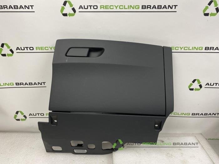 Boîte à gants d'un Audi A4, Autos : Pièces & Accessoires, -, 3 mois de garantie, Utilisé, -