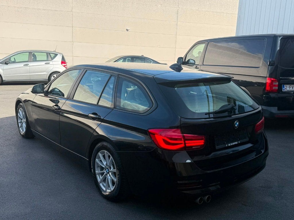 BMW 320d EfficiëntAutomaat nt Dynamics 2.0D 120kW Euro 6b, Auto's, BMW, Automaat, Euro 6, Electronic Stability Program (ESP), Leder