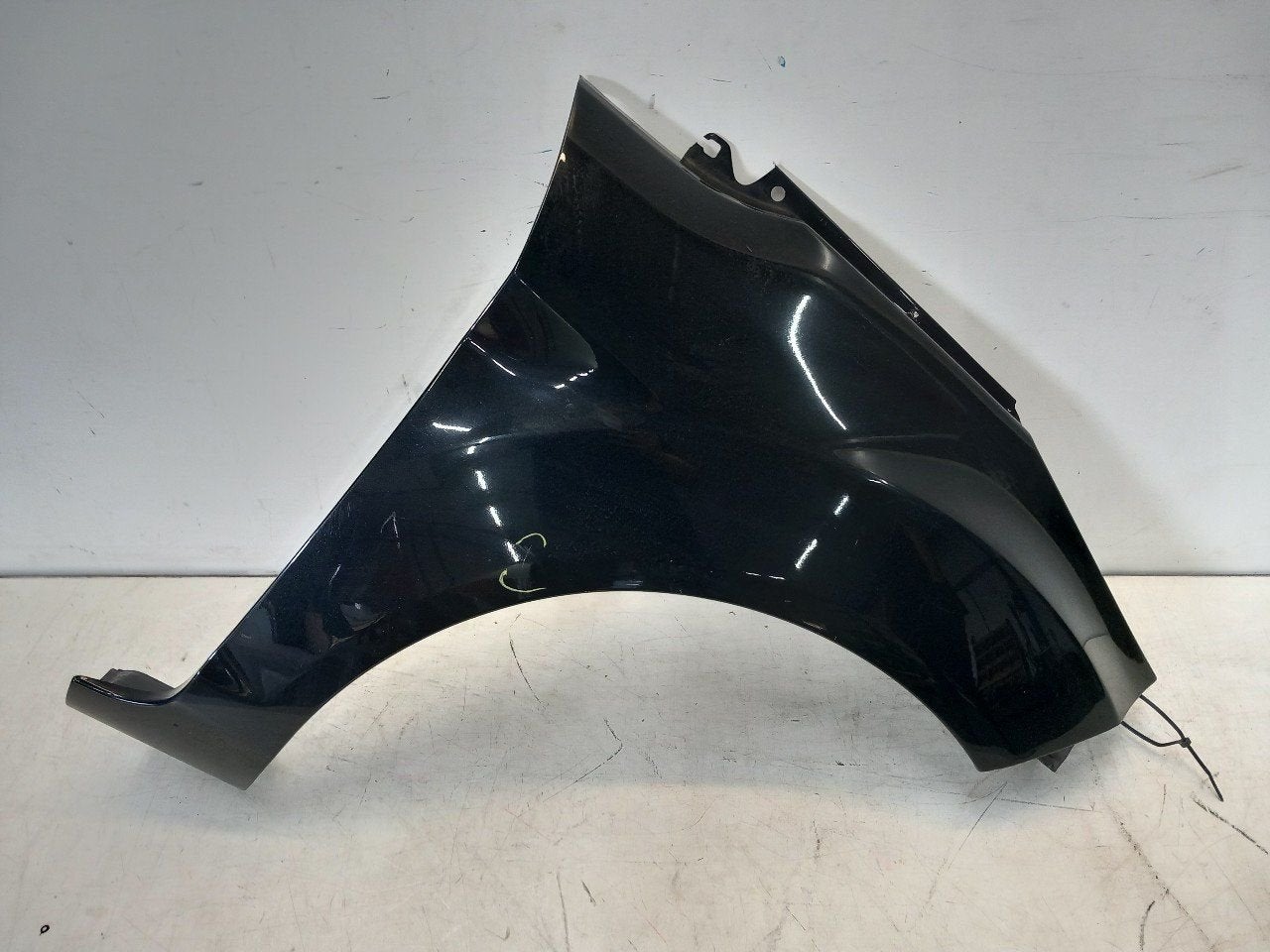 Spatbord rechts voor Ford Fiesta, Onderdelen@venauto.nl, Van der Ven Autorecycling B.V., Ettenseweg 76, 4706 PB Roosendaal, The Netherlands