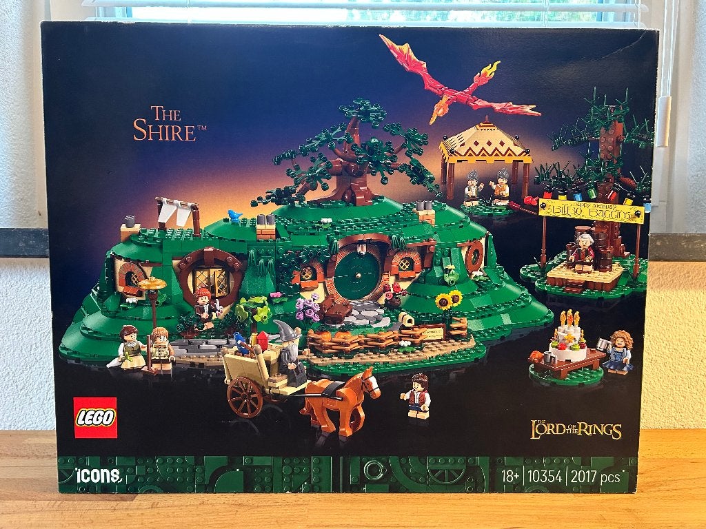 Lego Lord of the Rings 10354 - The Shire, Kinderen en Baby's, Lego, Ophalen of Verzenden, Zo goed als nieuw, Inclusief extra onderdelen