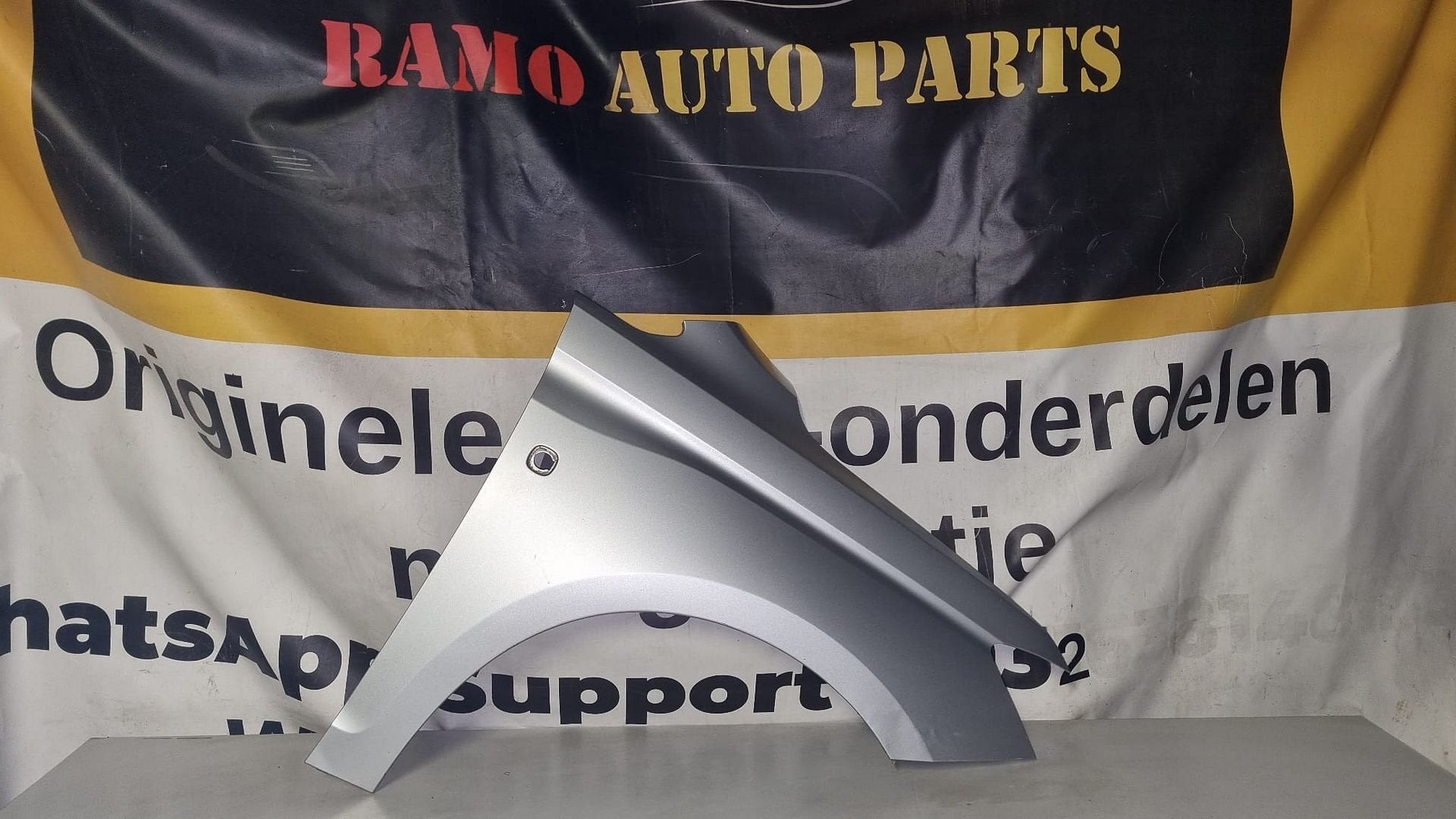 SPATBORD VW CADDY 5V 2K7 RECHTS ORIGINEEL ZIJSCHERM