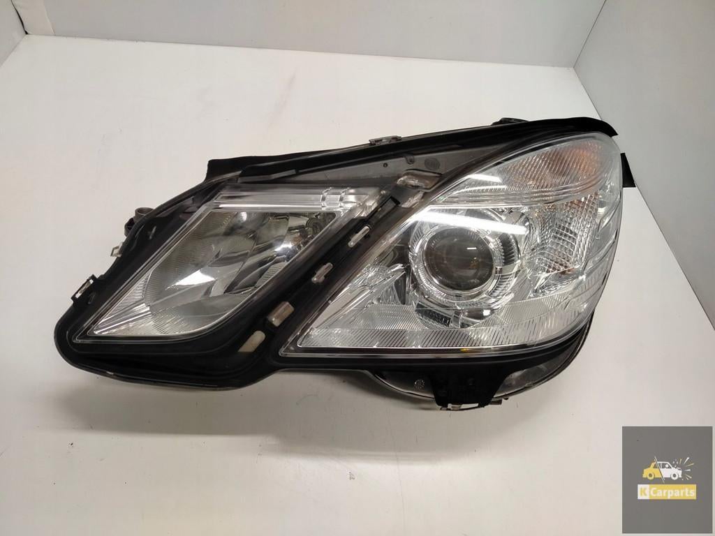 A2128208161, Mercedes W212 Classe E, vitre de phare gauche, Mercedes-Benz AG, Mercedes-Benz, Utilisé, Mercedesstrasse 120
70372  Stuttgart, DE