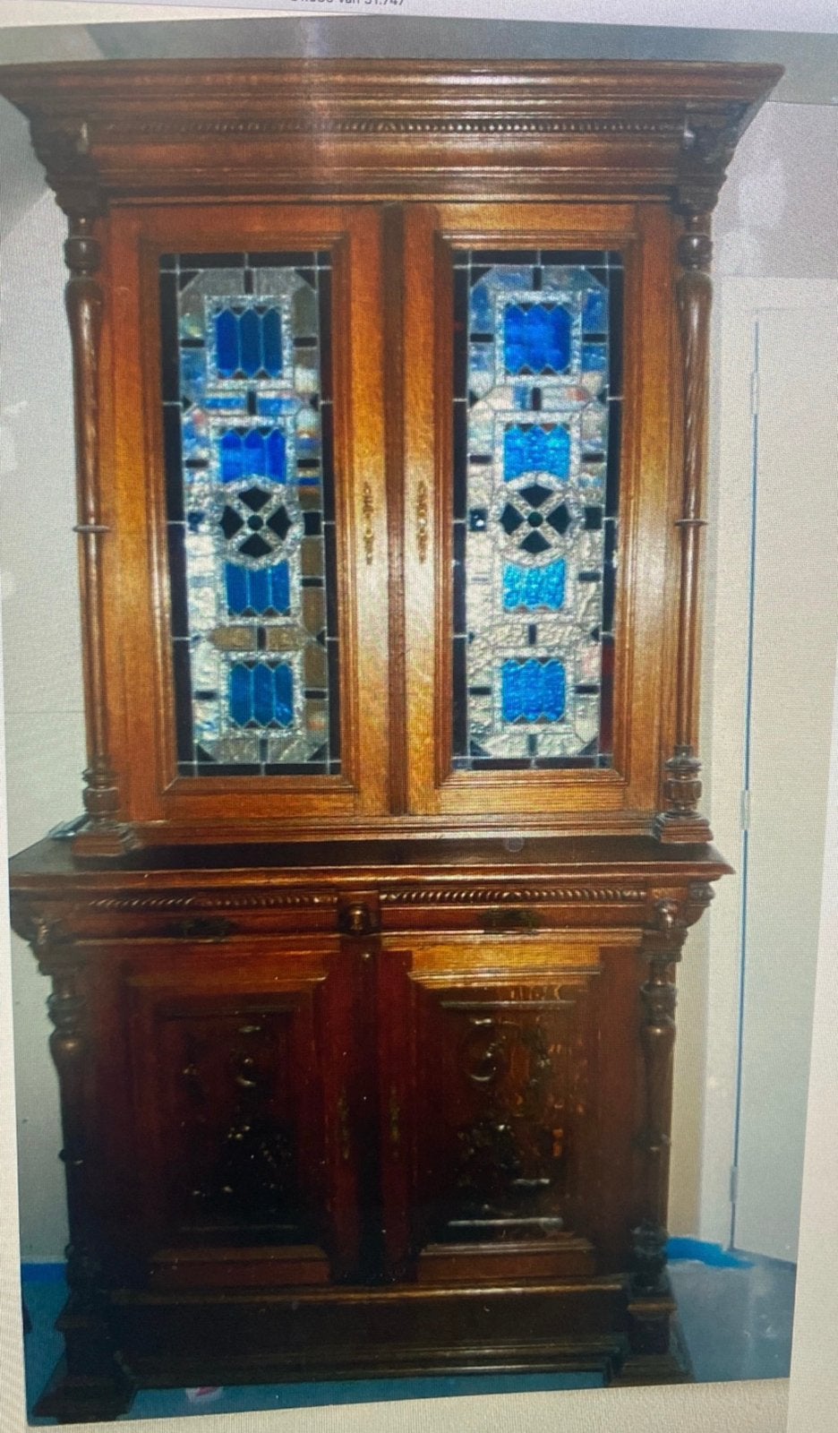 Eiken buffetkast in Henri II-stijl met glas-in-lood, Antiek en Kunst, Ophalen