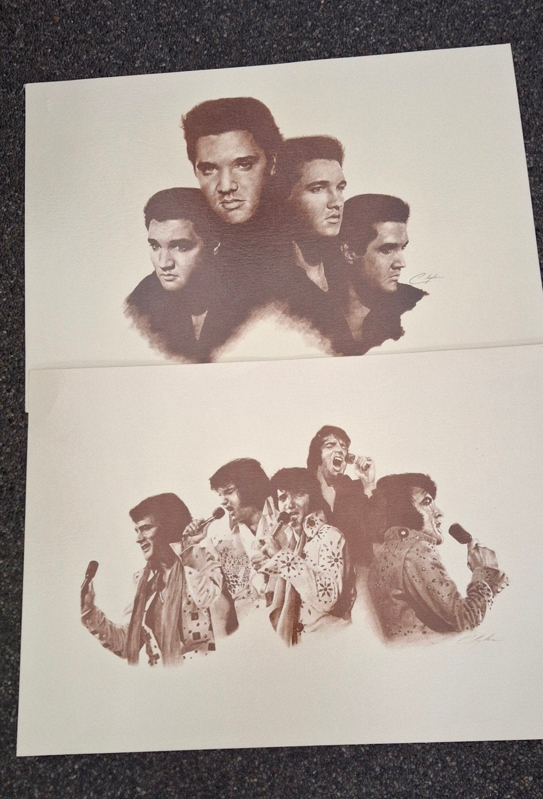2 geplastificeerde tekeningen Elvis Presley, Verzamelen, Ophalen of Verzenden, Zo goed als nieuw, Foto of Kaart