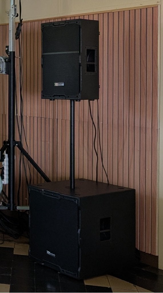 Ensemble d'enceintes actives (1 caisson + 2 têtes) 1400W RMS, Ophalen, Nieuw, Audio