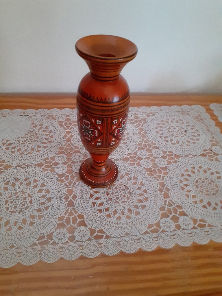 Vase en bois brun et orange avec motifs, Enlèvement