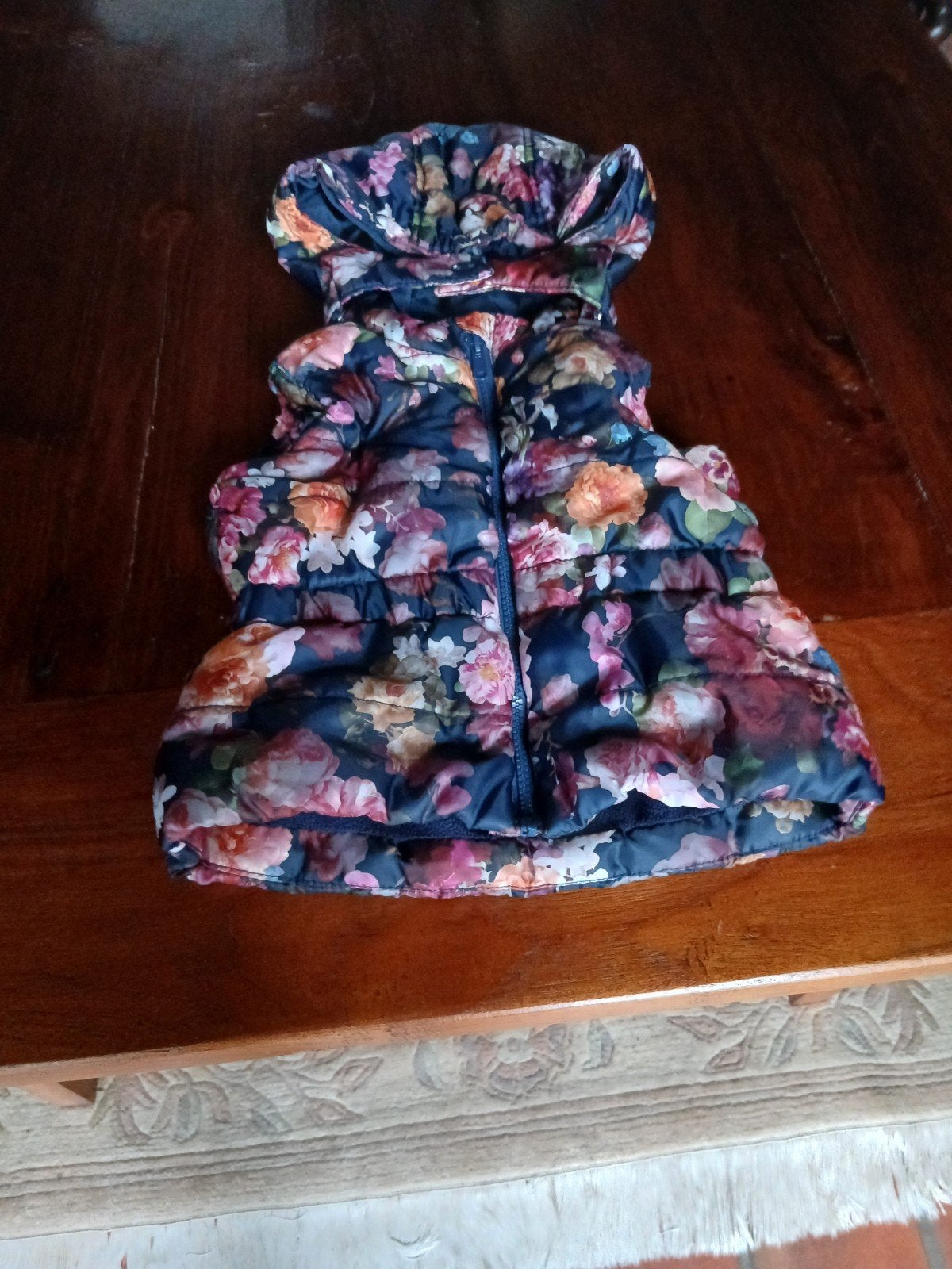 H&M bodywarmer met kap maat 92 – bloemenprint, Enlèvement ou Envoi