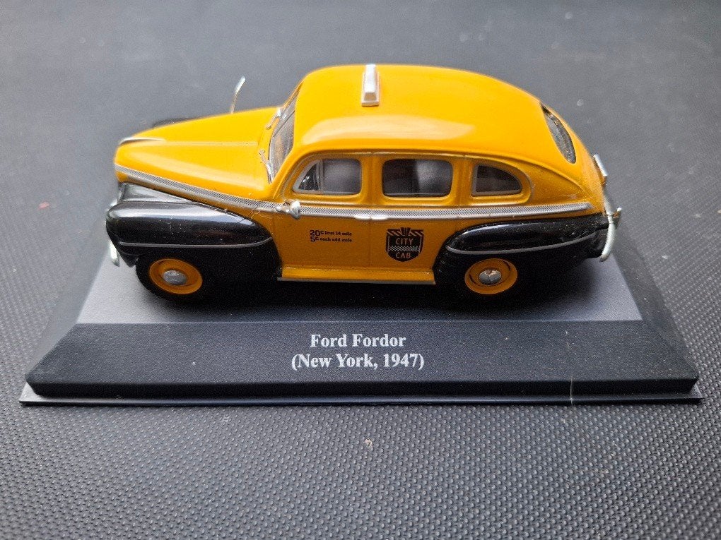 10 voitures miniatures, taxis, Hobby & Loisirs créatifs, Enlèvement, Comme neuf, Voiture, Autres marques
