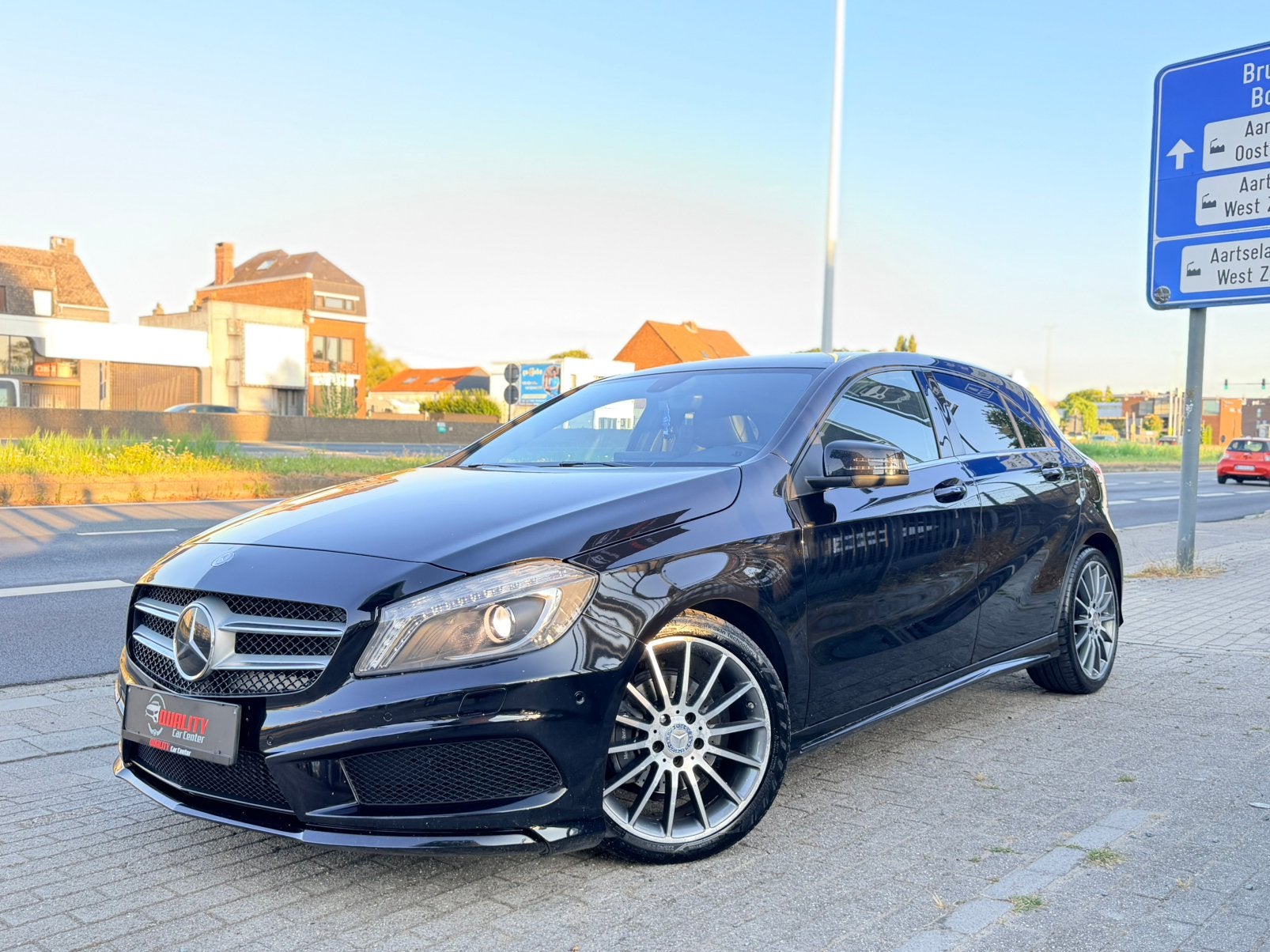 Mercedes A180i AMGLINE 12/2015 142dkm Benzine Euro6 Full, Auto's, 90 kW, Bluetooth, Zwart, Bedrijf