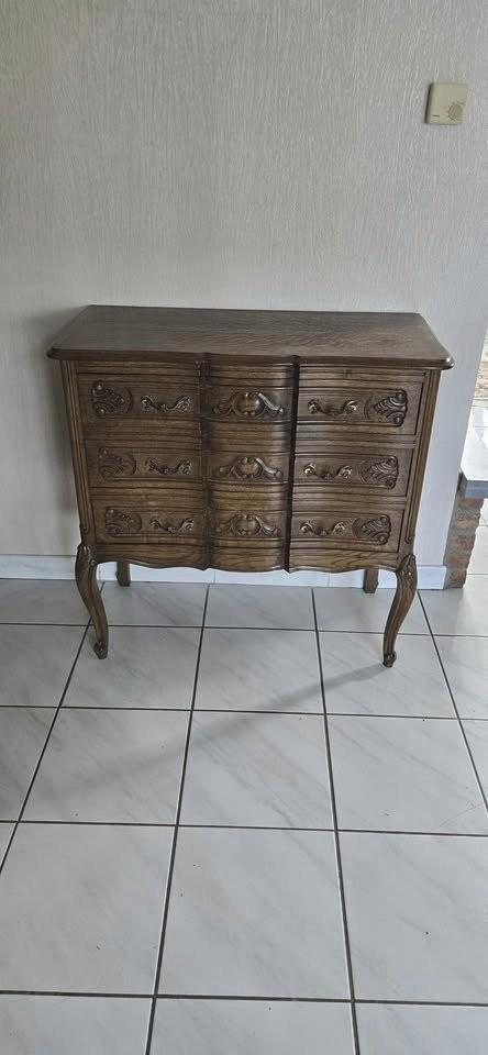 Commode style Louis xv pieds galbés, motifs sculptés., Antiquités & Art, Enlèvement