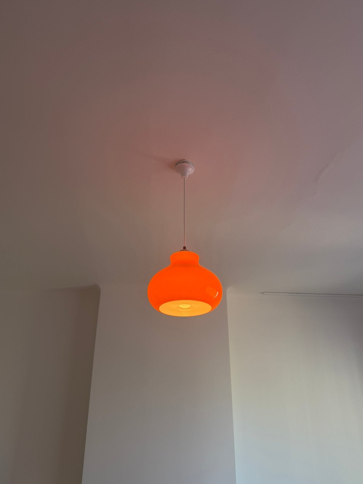 Vintage oranje hanglamp – Space Age stijl – €70, Enlèvement, Utilisé, Verre, 70's, vintage, space age