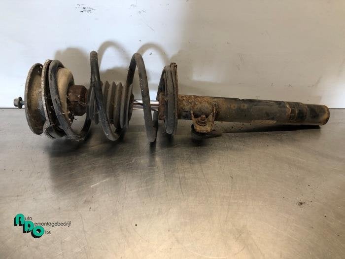 Barre amortisseur avant droit d'un BMW 3-Serie, -, 3 mois de garantie, Utilisé, -