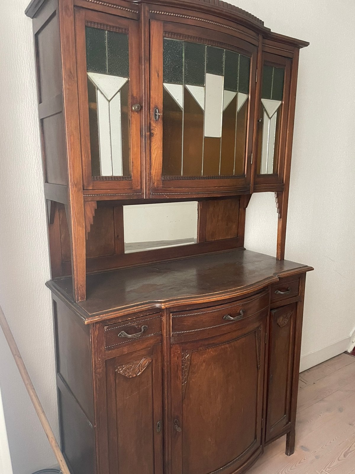 Antieke/vintage houten buffetkast met glas-in-lood, Antiek en Kunst, Antiek | Meubels | Kasten, Ophalen