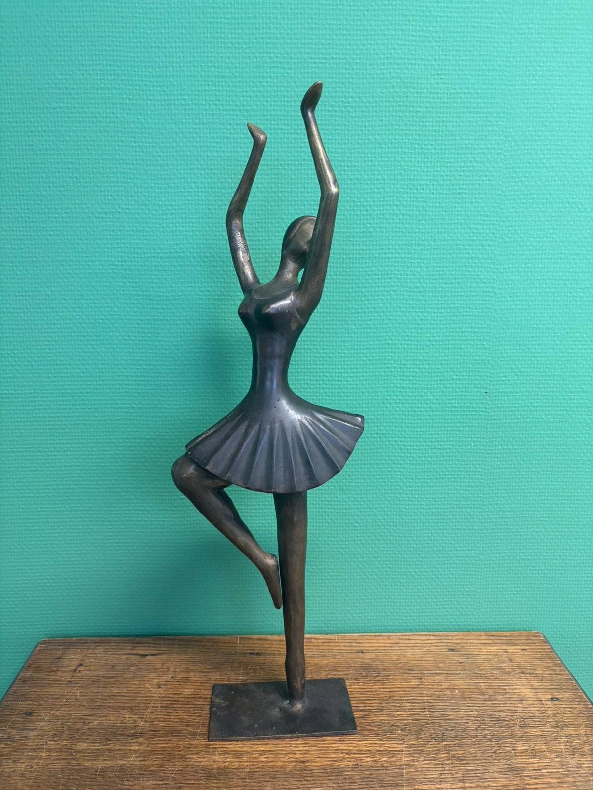Grande ballerine ancienne en bronze, Enlèvement, Brons
