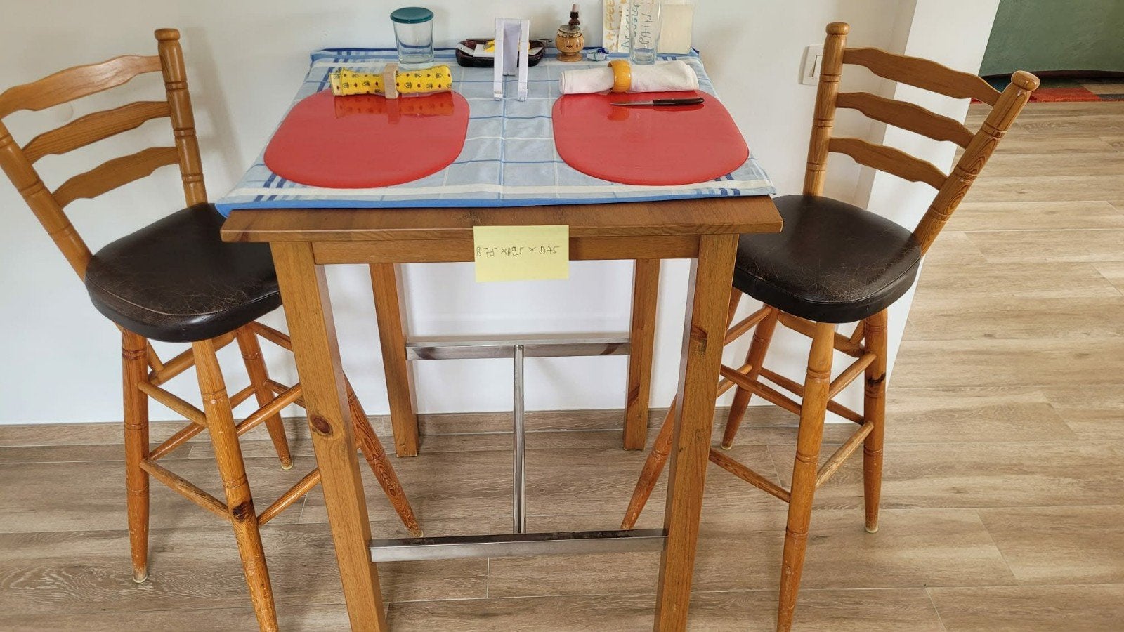 Haute table avec 2 chaises, Ophalen