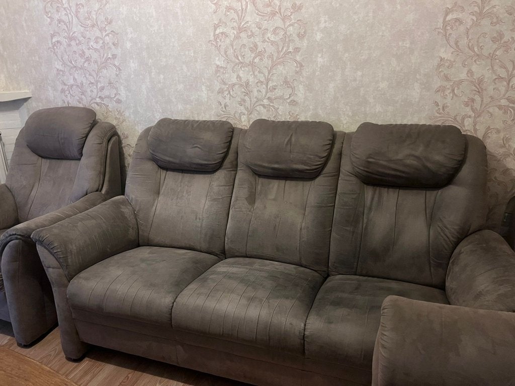 Sièges marron/gris en bon état, Maison & Meubles, Canapés | Salons, 75 à 100 cm, 300 cm ou plus, Quatre personnes ou plus, Banc droit