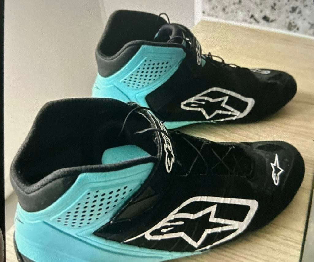 Limited edition,maat 43,nieuwprijs 250 euro,vraagprijs 100 €, Sport en Fitness, Karting, Ophalen, Zo goed als nieuw, Kart