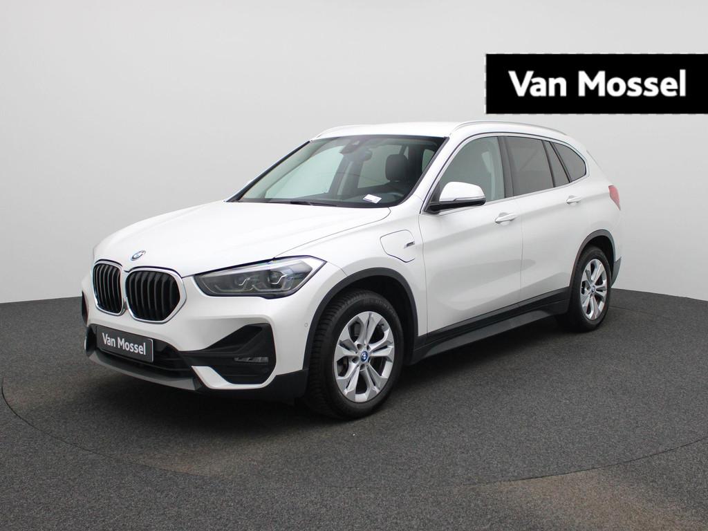 BMW X1 xDrive25e (162 kW) LED | LEDER | NAVI | PDC, Automatische klimaatregeling, Stof, Gebruikt, 1820 kg