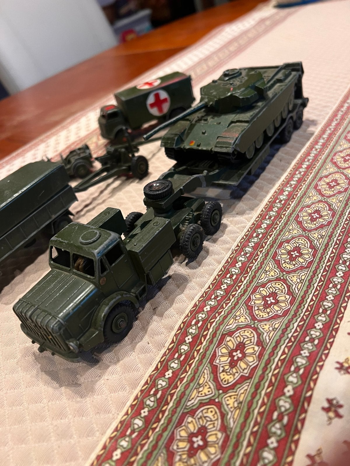Lot dinky militaire, Ophalen, Zo goed als nieuw