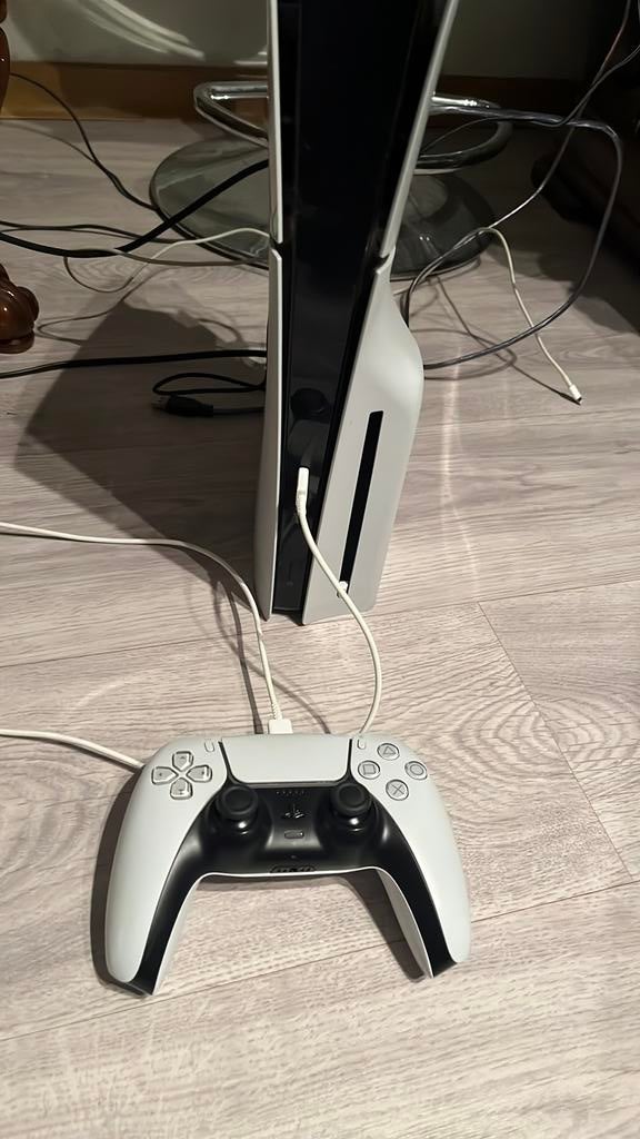 Playstation5 met 2 controllers, Games en Spelcomputers, Ophalen, Zo goed als nieuw